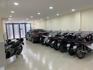 bán nguyên căn penthouse đường hoàng sa - có hầm - 6 tầng thang máy chỉ 18 tỷ