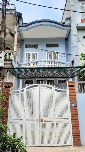 chính chủ cho thuê nhà nguyên căn 2 tầng ngõ rộng phố đức giang, long biên chỉ 8 triệu/tháng