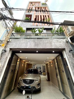 nhà đẹp 5 tầng - full nội thất cao cấp - ô tô ngủ trong nhà - chỉ việc xách vali vào ở!