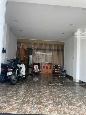 một căn nhà phố siêu đỉnh, mọi yếu tố đều ổn định và sẵn sàng khai thác, giảm mạnh 1 tỷ, còn 11 tỷ