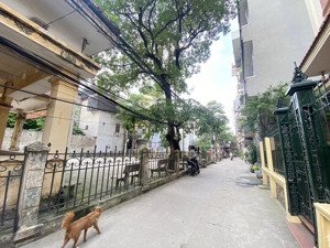 chủ cần bán nhà đẹp ô tô đỗ cổng - giải phóng 32 m , giá 6 tỷ