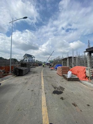 tập đoàn bcons ra mắt - 40 căn nhà phố sổ hồng liền kề tuyến metro số 2 - thanh toán 20% nhận nhà