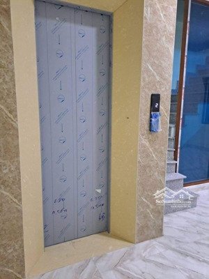 tôi cho thuê nhà 88m2* 5t 39 triệu, nhà mới, hai cửa đi. phố hàng bồ, thang máy; kd, vp, nhà hàng
