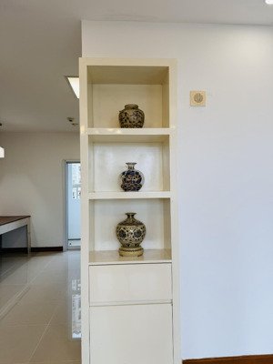 cho thuê căn hộ 128m2 cực thoáng mát trong khu đô thị đáng sống