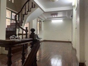 cho thuê nhà ngõ 432 đội cấn, ba đình 35m2 x 5 tầng, ô tô đỗ cửa,có điều hoà, tủ lạnh, giá 14tr/th,