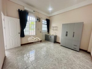 bán căn hộ dịch vụ 4tầng,trung tâm q9,ngay lê văn việt nhỉnh 6ty nhỏ