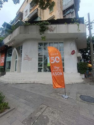 cho thuê nhà mặt phố nguyễn chí thanh, đống đa: lô góc mt 20m, 100m² x 2 tầng,lh 