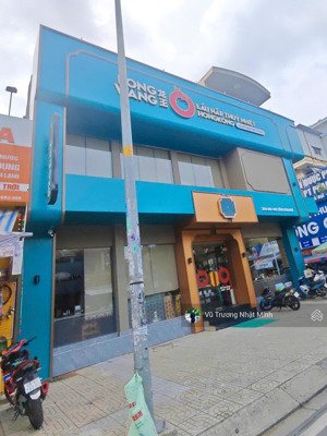 góc 2mt tân sơn nhì, tân phú. dt 213m2 (13 x 18m); trệt 2 lầu, hđt 120tr/th; giá bán 32 tỷ