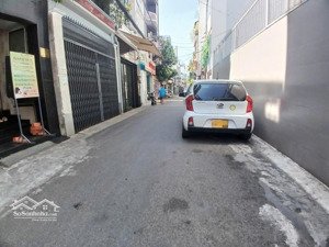 giảm 1 tỷ, bán gấp đi mỹ, hxh huỳnh văn bánh, 120m2, 8,8mx14m, tiện xây mới, chỉ 18,5 tỷ tl