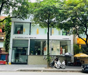 cho thuê nhà mặt phố thái hà 300m2 x 2t, mt 15m , tuyến phố kinh doanh bậc nhất đđ. lh 