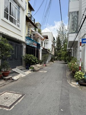 bán nhà mặt đường rộng đường số 66 tân phong| sổ hồng: 90m2 full nội thất giá đẹp.
