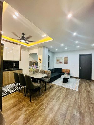 gia đình cần bán căn hộ 3 ngủ hướng mát tầng thấp tòa rainbow linh đàm