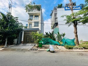 1 nền duy nhất ! nền đối diện global city. cách đỗ xuân hợp 20m. dt 7x25.4. tiện ích 1km bao vây