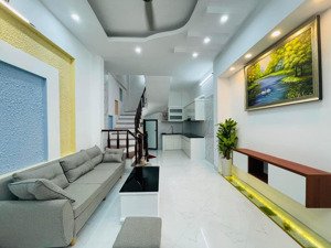nhanh chân, nhà trung kính, lô góc, ngõ thông, ô tô, rất gần phố, mới đẹp, ở ngay, ở sướng