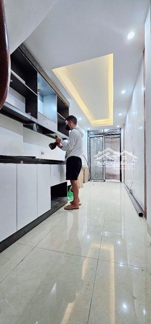 bán nhà xây mới ngõ linh quang. ô tô cách 10m. sổ đỏ nở hậu . full đồ ở ngay.