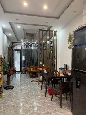 cần bán nhà 4 tầng mặt tiền đường tiểu la có kẹp kiệt sau nhà 9.5 tỷ