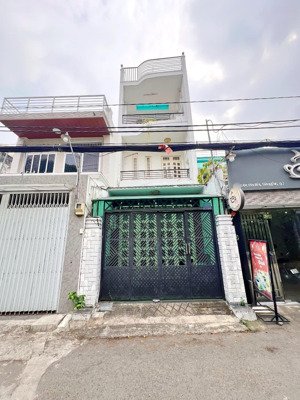 nhà 3 tầng đường nhựa xe hơi 8m cạnh lâm văn bền q7