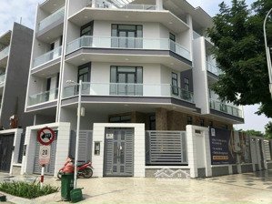 hàng hot! chdv mt bùi tá hán, q.2 - 8x20m, hầm 4 tầng, thuê khoán 80tr/ tháng, giá chỉ 33.5 tỷ