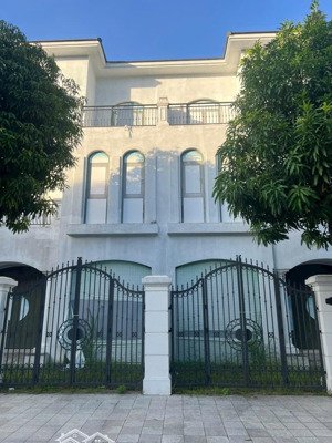 bán biệt thự song lập hương dương -180m2