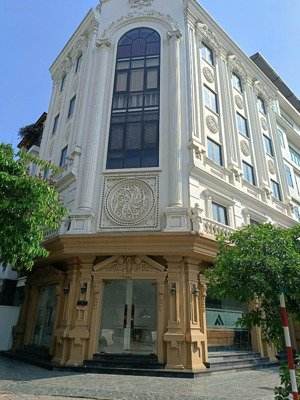 cho thuê toà nhà khu đô thị 214 nguyễn xiển đất 170m xd 130m * 6 tầng, lô góc, thông sàn, thang máy