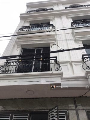 chỉ nhỉnh 4 tỷ- có nhà 5 tầng. ngay cạnh chợ. đi 500m ra ql6, cây xăng. 5p bx yên nghĩa. giá trũng