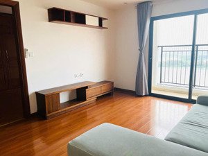 bán căn hộ tòa b hateco hoàng mai dt 107m2 gồm 3 phòng ngủ 2 wc giá 5,5 tỷ. lh 