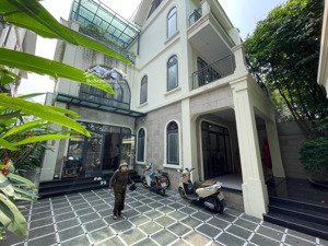 cho thuê biệt thự trung văn - bắc hà, đường tố hữu. dt 150m2, 3 tầng, full nội thất. giá chỉ 40tr