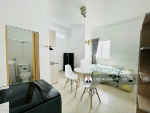 phòng studio cửa sổ trời cạnh cv hồ kỳ hoà sư vạn hạnh quận 10