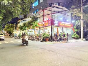 Tân Phú, mặt tiền góc kinh doanh, nhà 3 tầng, 100m2,Ngang 6.2m giá rẻ.