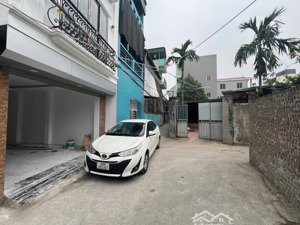 nhà lô góc mới koong lạc thị- đại hưng-ngọc hồi-thanh trì.dt38,9m mt3,7 giá 3,35 tỷ. có gara ô tô