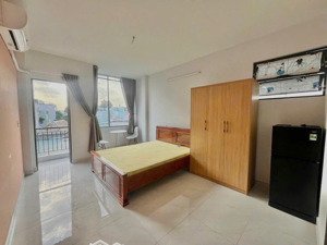 cho thuê căn hộ giá rẻ ban công =30m2 nội thất homyland, nguyễn thị định, mai chí thọ quận 2