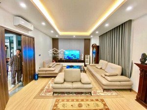 chính chủ bán nhà 100m2 5 tầng ,mt 12m.thang máy lô góc phố hoàng cầu, đống đa.giá 56.8tỷ