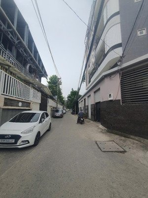 bán nhà bình thạnh - đối diện công viên tầm vu - trệt 3 lầu - có ban công - xe hơi né nhau.