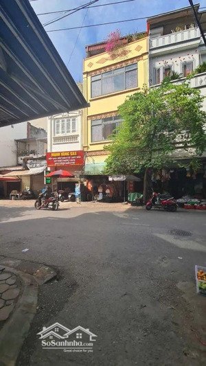 chỉ 7 tỷ. chợ văn điển thanh trì nhà 40m2 7 tầng thang máy mt=4m . nhà mới koong.10m ra ô tô tải