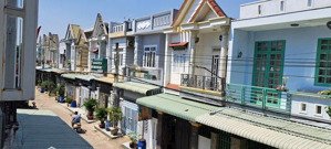 bán gấp nhà trệt lầu đường 6m thông gần sân vận động đông hoà và chợ dĩ an