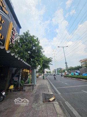 nhà 6 tầng mặt tiền phạm văn đồng kế bên gigamall - đang cho thuê 32tr/tháng - hàng hiếm chỉ 8.8 tỷ