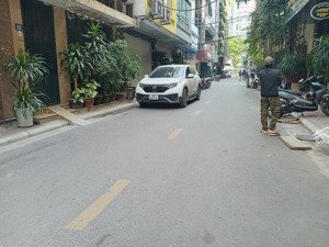 bán nhà phố kim mã. dt 58 m2, xây 5 tầng, mt 4,5m giá 23,2 tỷ