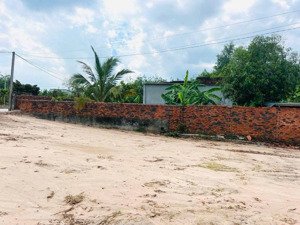 đất vườn tân lợi đồng nai 2000m2 300tr shr, dân đông đường lớn