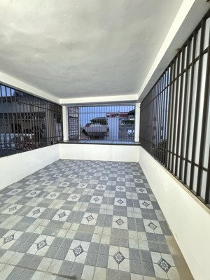 bán nhà mặt phố mai anh tuấn view hồ hoàng cầu full nội thất