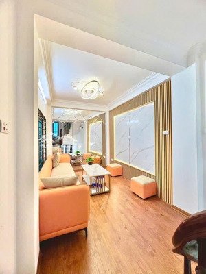 bán nhà riêng tại lĩnh nam 4 tầng, 3 ngủ,3vs,25m. sổ đỏ