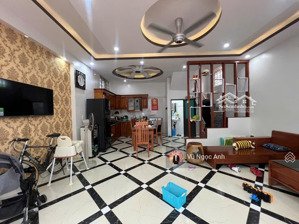 bán nhà lô góc 3 tầng thoáng mát ngay đầu ngô gia tự