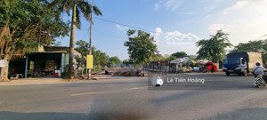 5.5 tỷ lô đất 260m2 mặt tiền đường 835 ngay ủy ban xã mỹ lộc