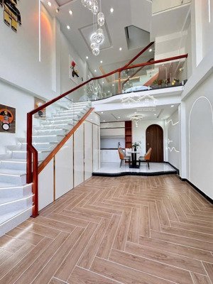 nhà siêu đẹp ngay big c 3pn 2pk 3wc, giá 8 triệu/tháng hđ 1 năm trở lên. cọc 3th, có chỗ đậu ô tô