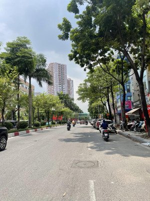 bán nhà tân mai 36m2 - 8,7 tỷ tặng full nội thất mới kính koong