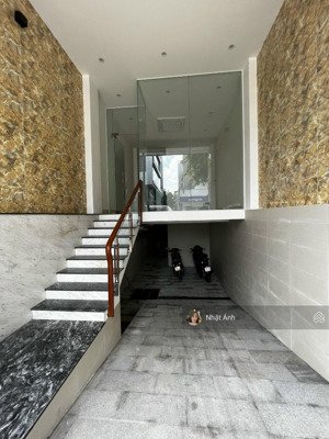bán nhà khu k300 - 8.5mx20m - hầm 5 tầng sân thượng. hạ hơn 7 tỷ từ 42 tỷ về 34.5 tỷ tl