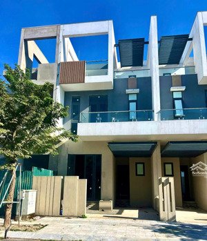 nhà phố cao cấp 3 tầng, view công viên, giá chỉ từ 1.8 tỷ