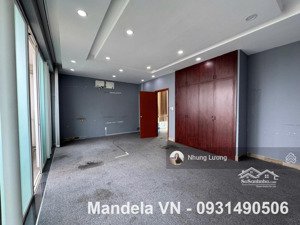 cho thuê văn phòng, căn góc 3 mặt tiền, tầng 2, tầng 3 ánh sáng tự nhiên
