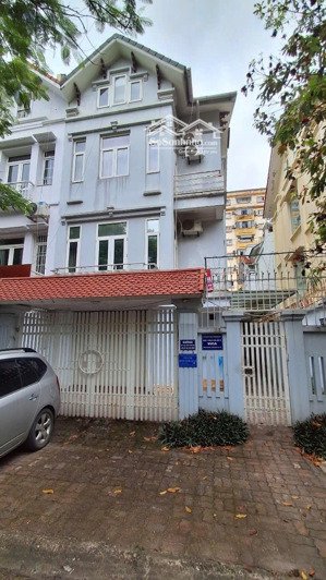 cho thuê nhà biệt thự mễ trì thượng , dt134m, 4 tầng, mt 8m, nhà đẹp, ở luôn, 40tr/tháng