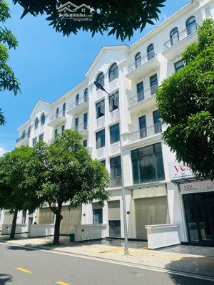 bán nhanh nhà phố vinhomes quận 9 - diện tích đất 180m2 giá 30tỷ all in