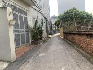 Hàng hiếm giá rẻ 30m2 tổ 13 Thạch Bàn, khu dân cư yên tĩnh, ngõ nông, trước nhà thoáng, định cư đỉnh